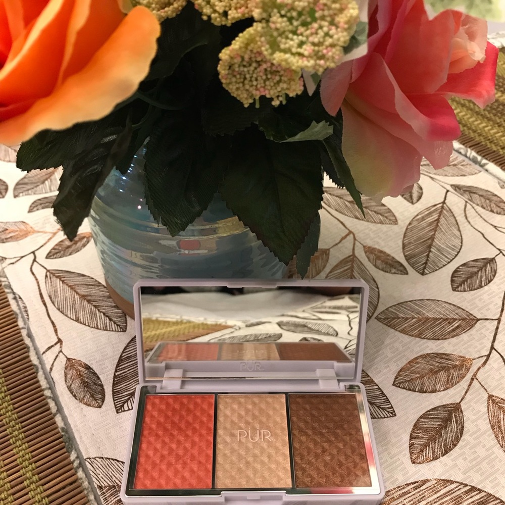 ❌ SOLD ❌ Pur Bronze and Brighten Cheek Palette
